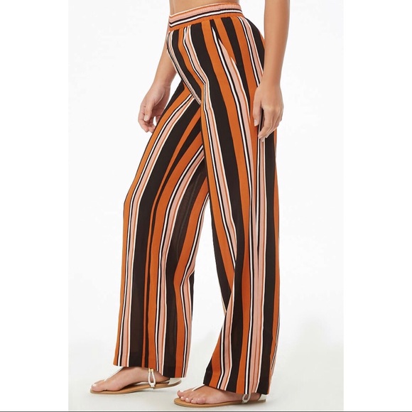 Striped Wide Leg Pants - Picture 3 of 3
